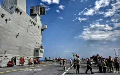 Porto di Catania, portaerei Cavour Marina Militare