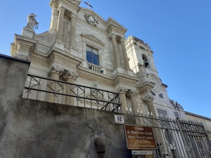 La chiesa di Santa Maria dell'Aiuto e la sua tela miracolosa