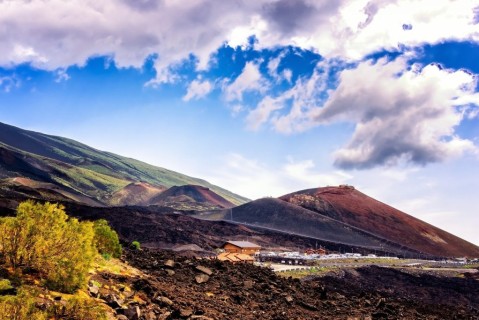 Rifugi e bivacchi dell'Etna: dormire alle pendici del vulcano