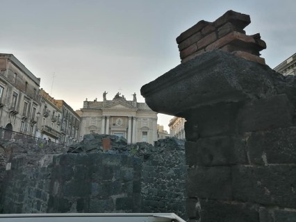 Nuovi scavi all'anfiteatro romano di Piazza Stesicoro